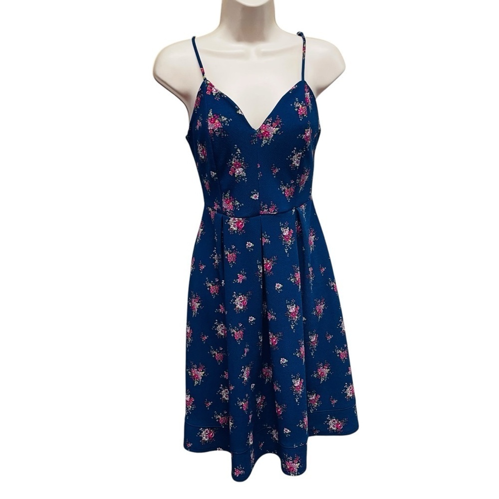 ModCloth (Fervour) "Open-Air Flair" Pleated A-Line Dress in Navy Floral Medium